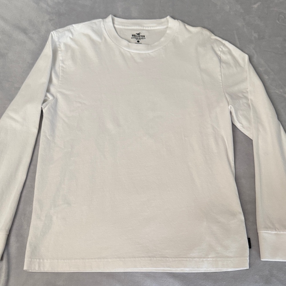 Men’s Hollister Crisp White Long Sleeve Tee- Small